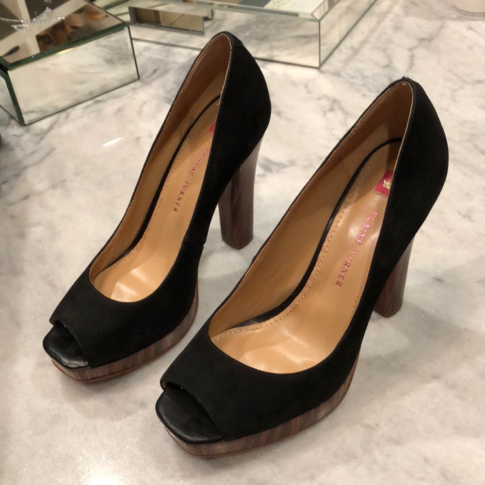 Elaine Turner pumps